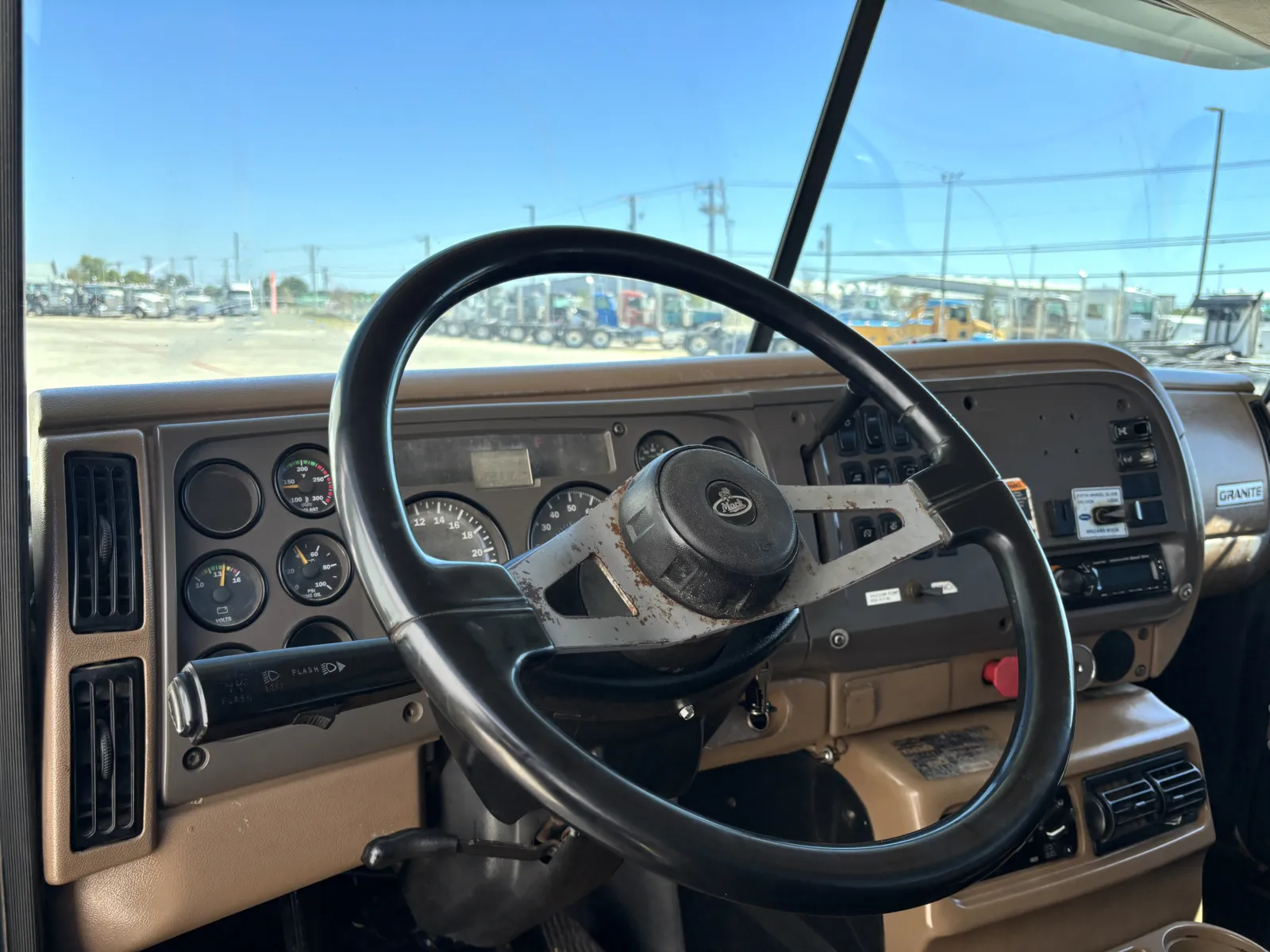 2007 Mack - image 15