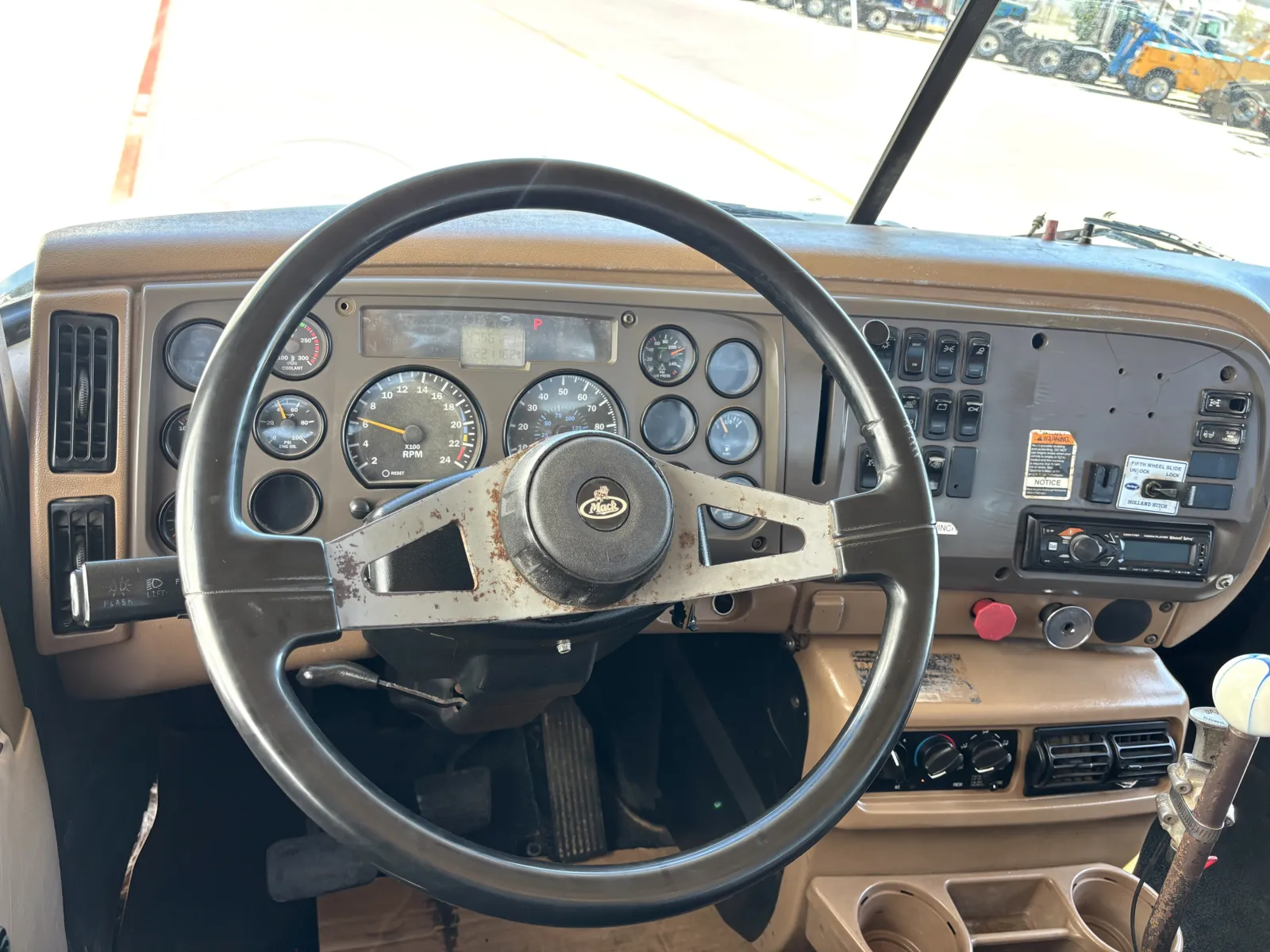 2007 Mack - image 16