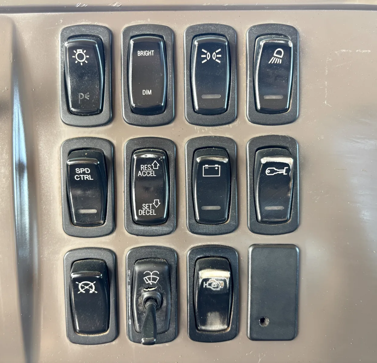 2007 Mack - image 17