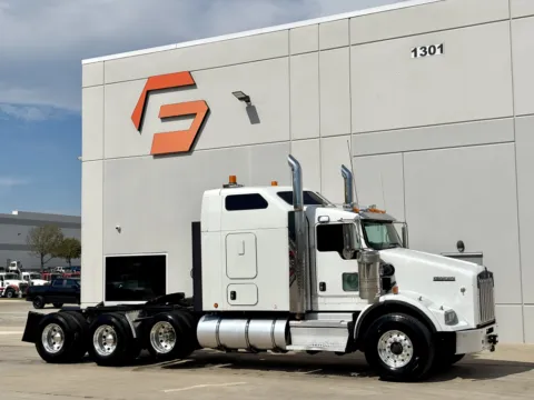 2019 KENWORTH T800 for sale in Hutchins, TX