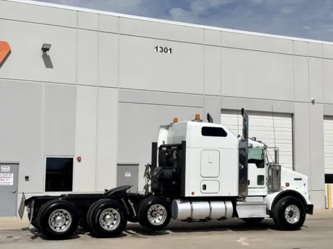 More photos of 2019 KENWORTH T800 at Forge Truck Centers - Texas, TX