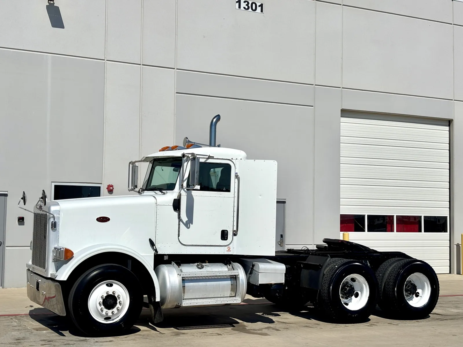 2006 Peterbilt - image 2