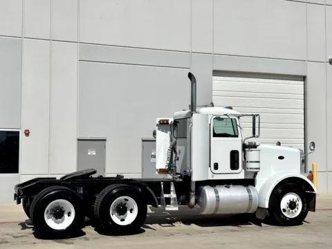 More photos of 2006 PETERBILT 378 at Forge Truck Centers - Texas, TX