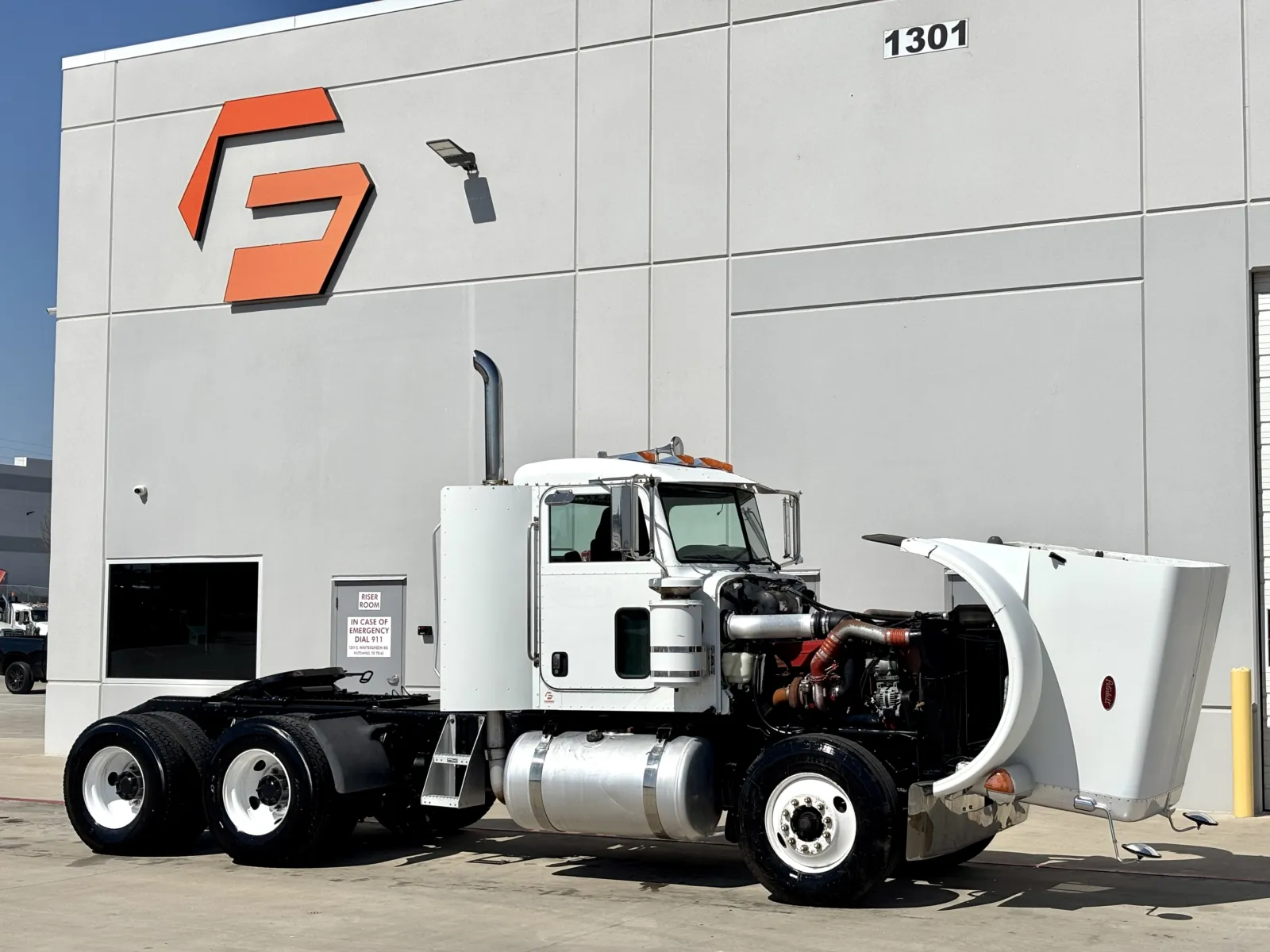 2006 Peterbilt - image 9