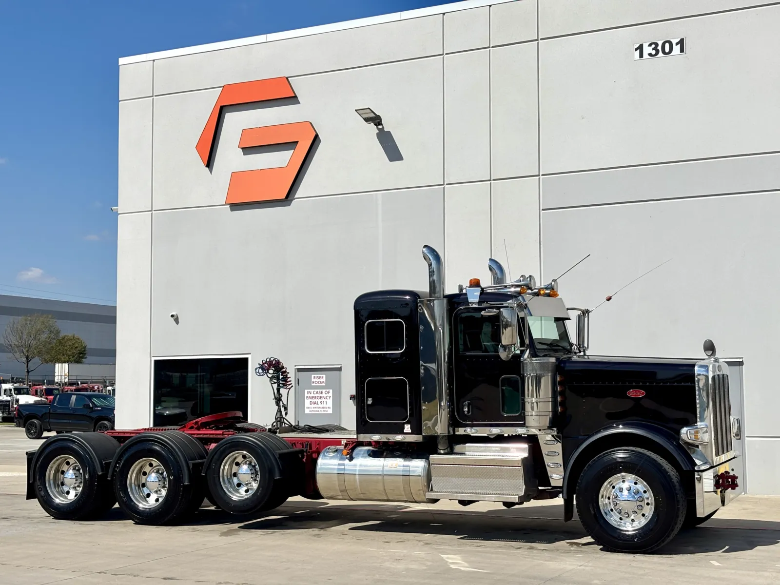 2023 PETERBILT 389 for sale in Hutchins, TX