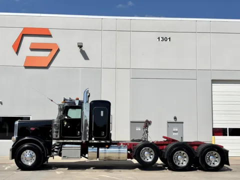 More photos of 2023 PETERBILT 389 at Forge Truck Centers - Texas, TX