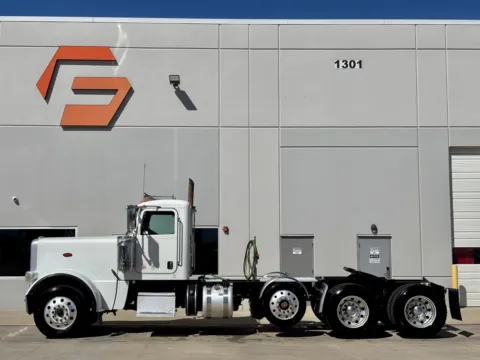 More photos of 2020 PETERBILT 389 at Forge Truck Centers - Texas, TX