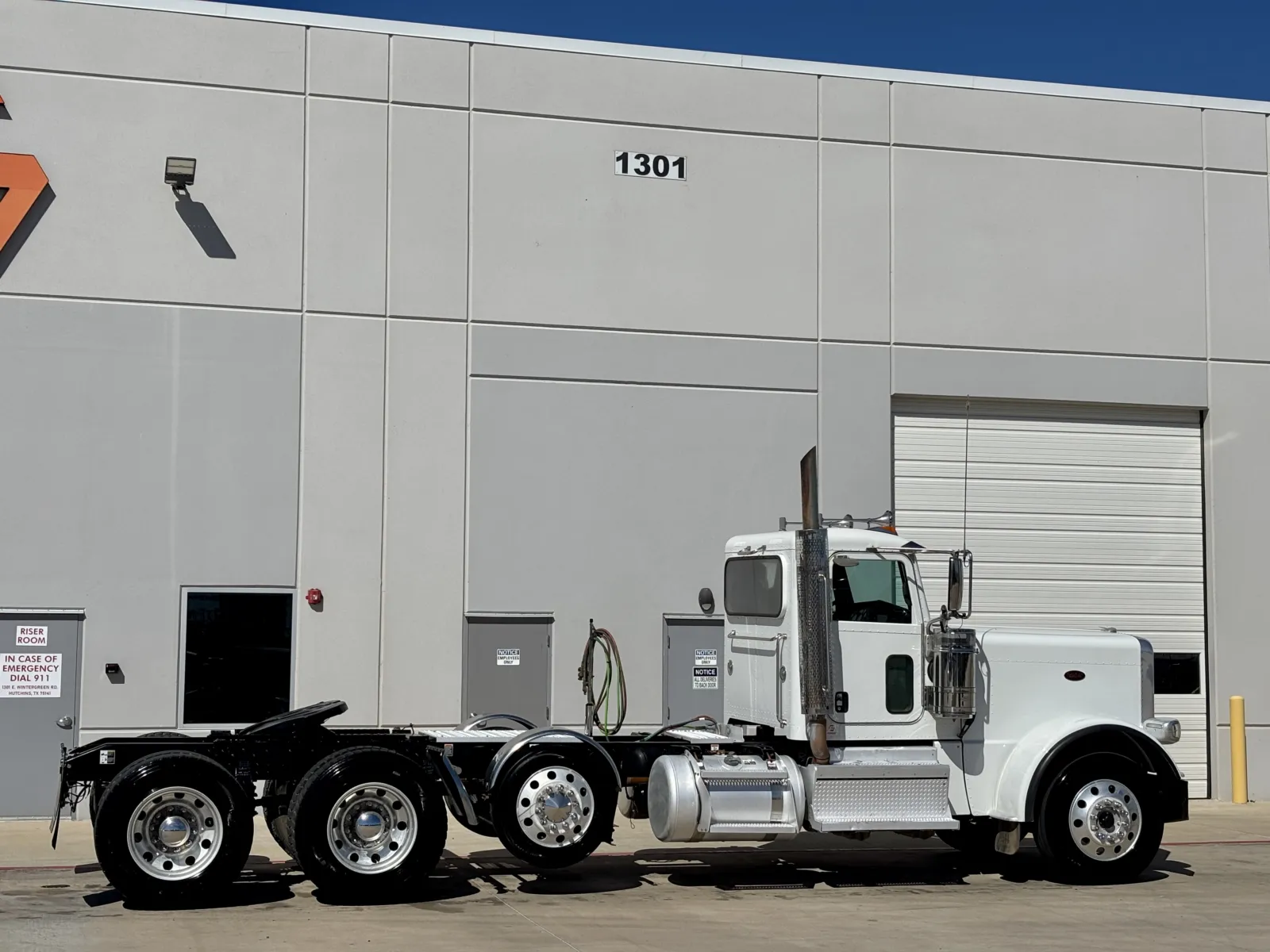 2020 Peterbilt 389 - image 5