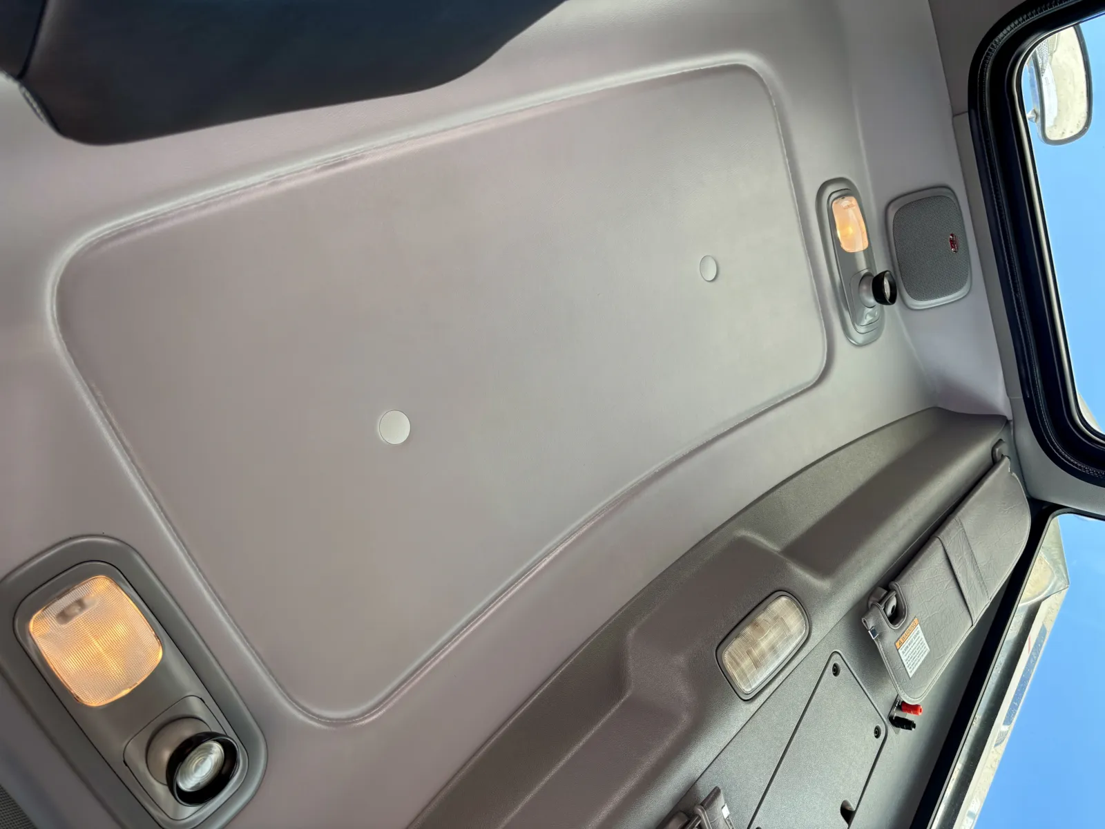 2020 Peterbilt 389 - image 21