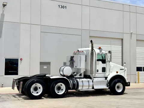 More photos of 2011 KENWORTH T800 at Forge Truck Centers - Texas, TX