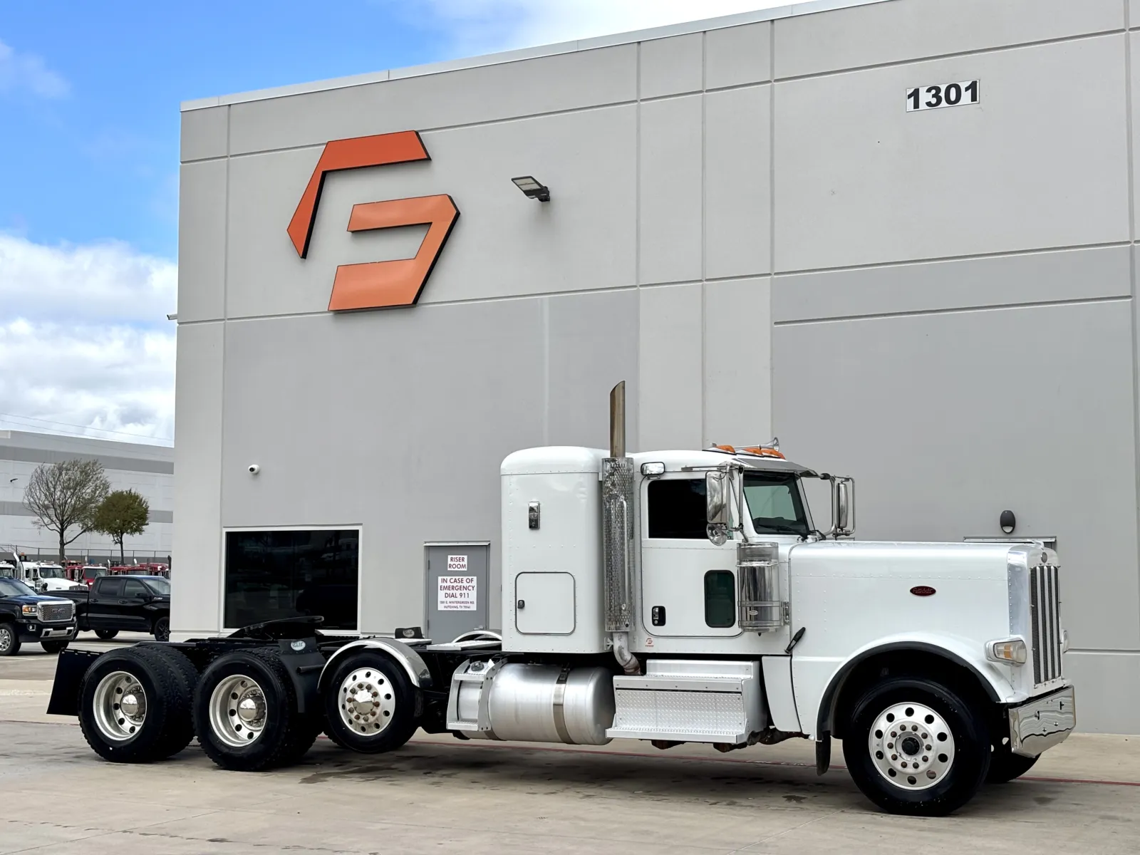 2020 PETERBILT 389 for sale in Hutchins, TX