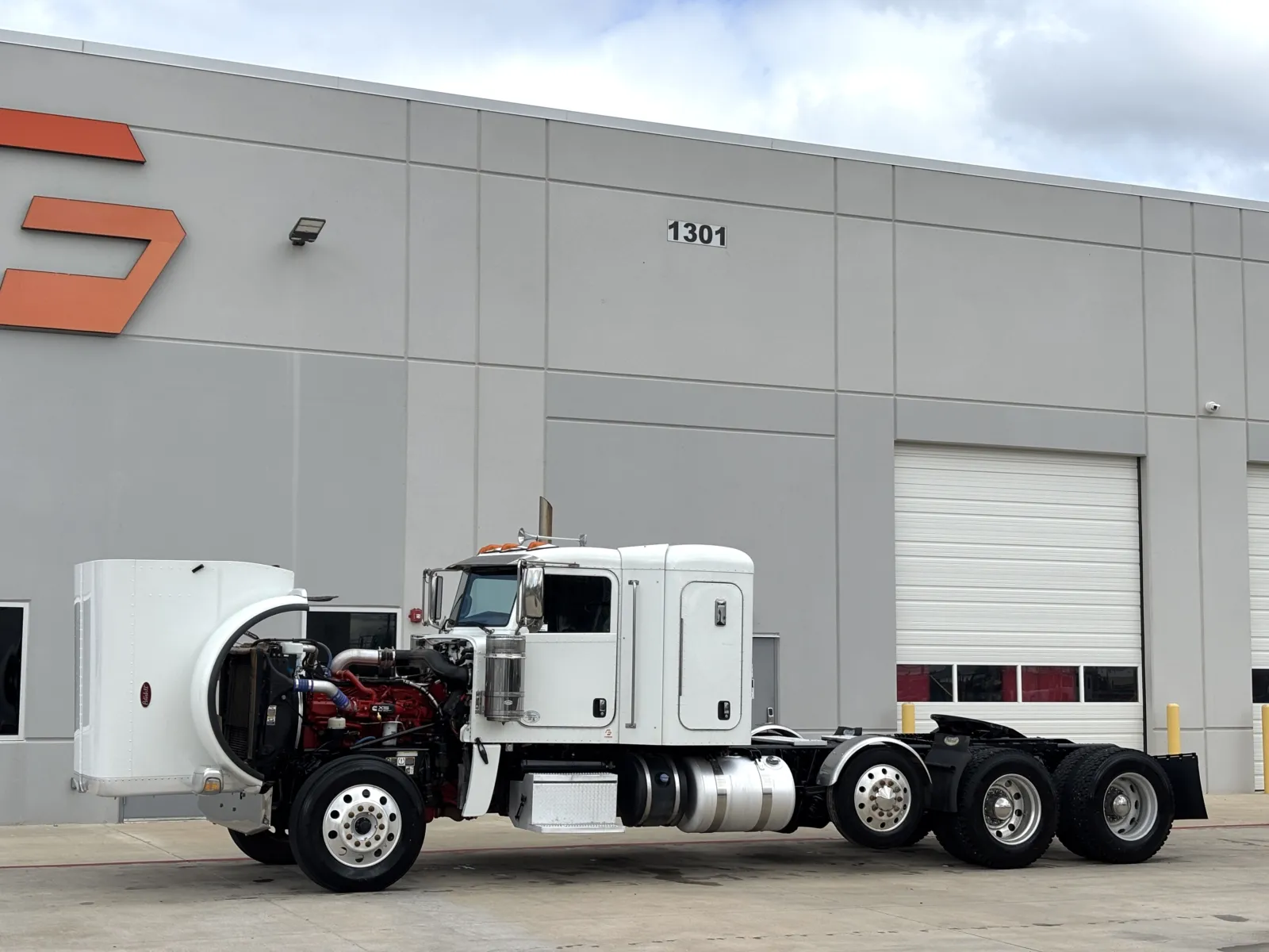 2020 Peterbilt 389 - image 10