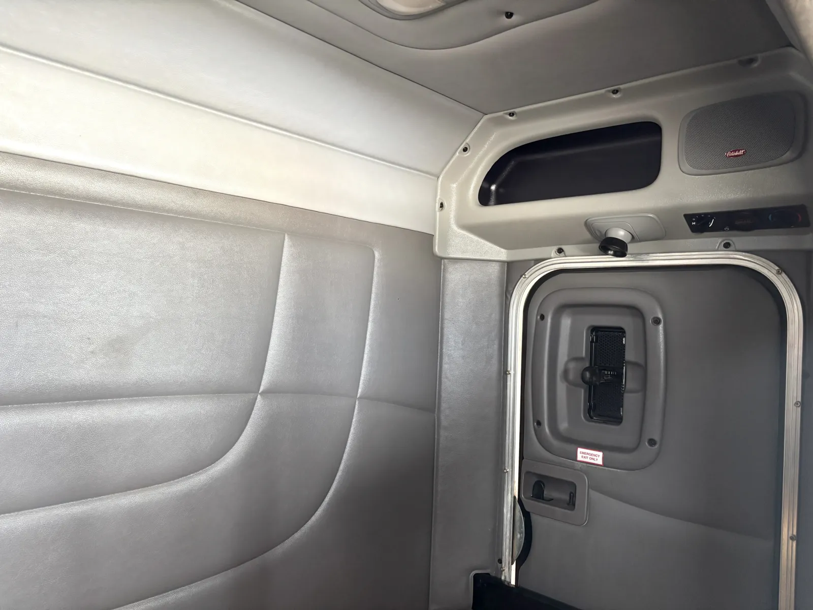 2020 Peterbilt 389 - image 24