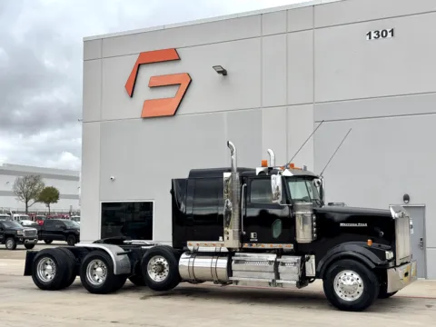 2016 WESTERN STAR 4900 for sale in Hutchins, TX