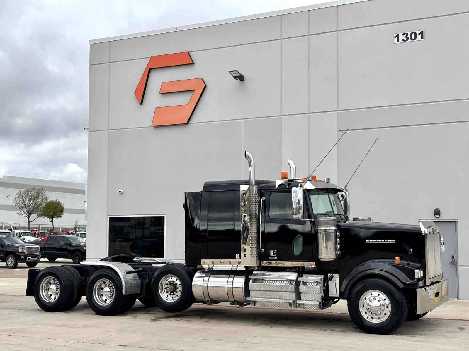 2016 WESTERN STAR 4900 for sale in Hutchins, TX