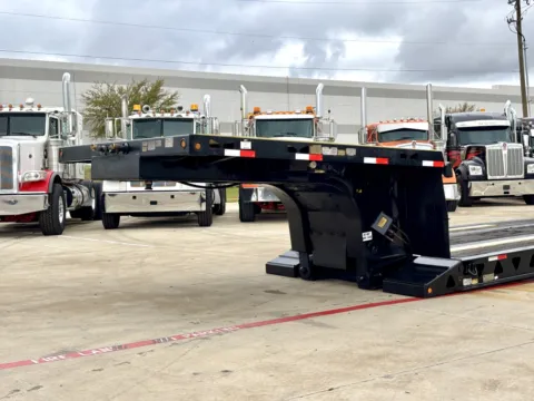 More photos of 2011 TRAIL KING LOWBOY at Forge Truck Centers - Texas, TX