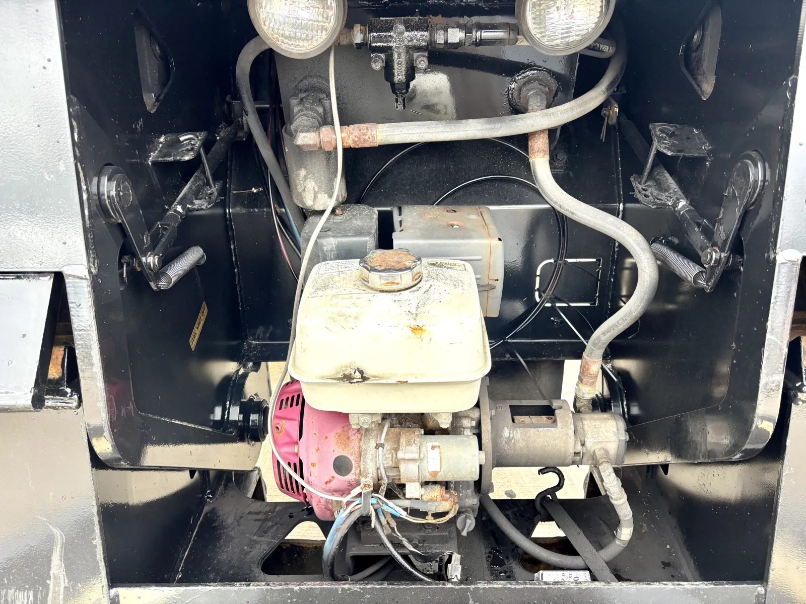 2011 Trail King - image 9