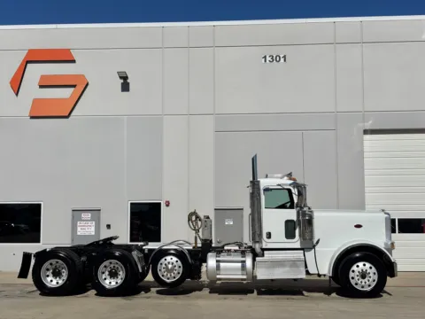 Another view of 2020 PETERBILT 389 for sale in Hutchins, TX at Forge Truck Centers - Texas