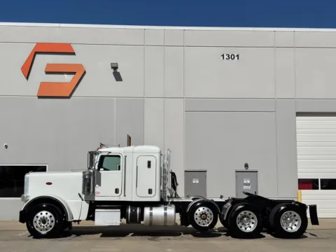 More photos of 2020 PETERBILT 389 at Forge Truck Centers - Texas, TX