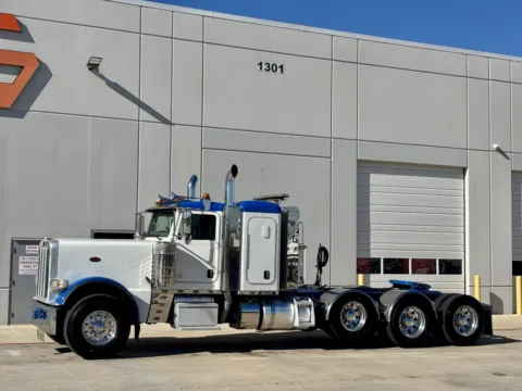 Photos of 2022 PETERBILT 389 for sale in Hutchins, TX at Forge Truck Centers - Texas