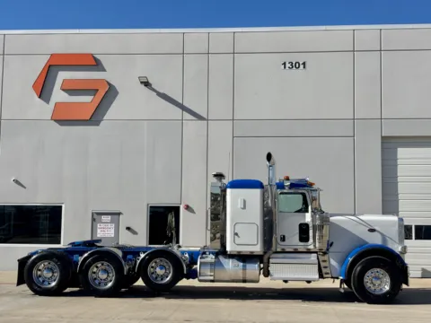 Another view of 2022 PETERBILT 389 for sale in Hutchins, TX at Forge Truck Centers - Texas