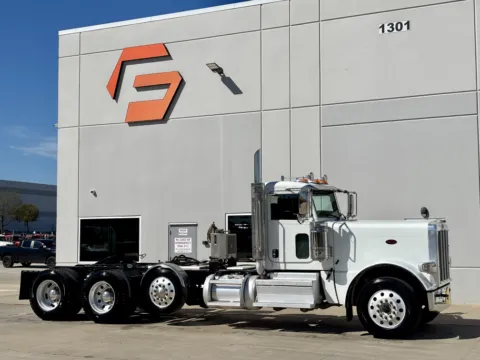 2020 PETERBILT 389 for sale in Hutchins, TX