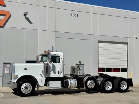 Photos of 2020 PETERBILT 389 for sale in Hutchins, TX at Forge Truck Centers - Texas