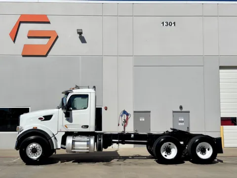 More photos of 2019 PETERBILT 567 at Forge Truck Centers - Texas, TX