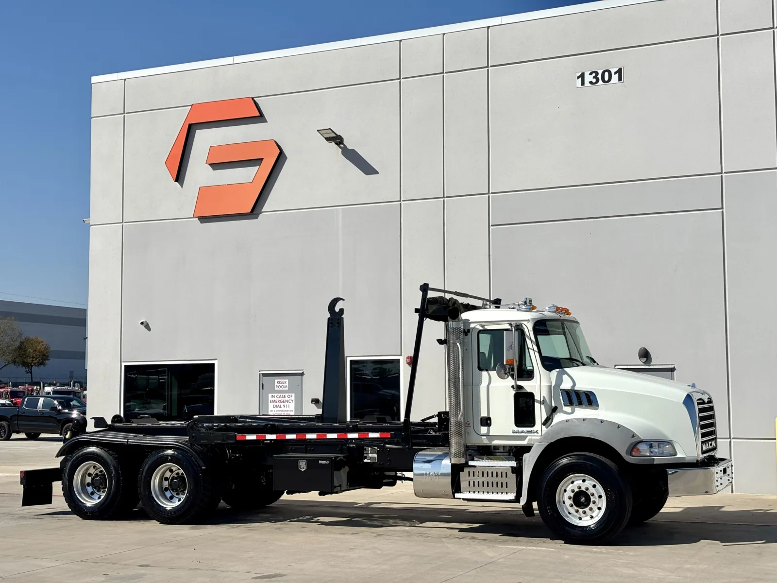 2015 MACK GU813