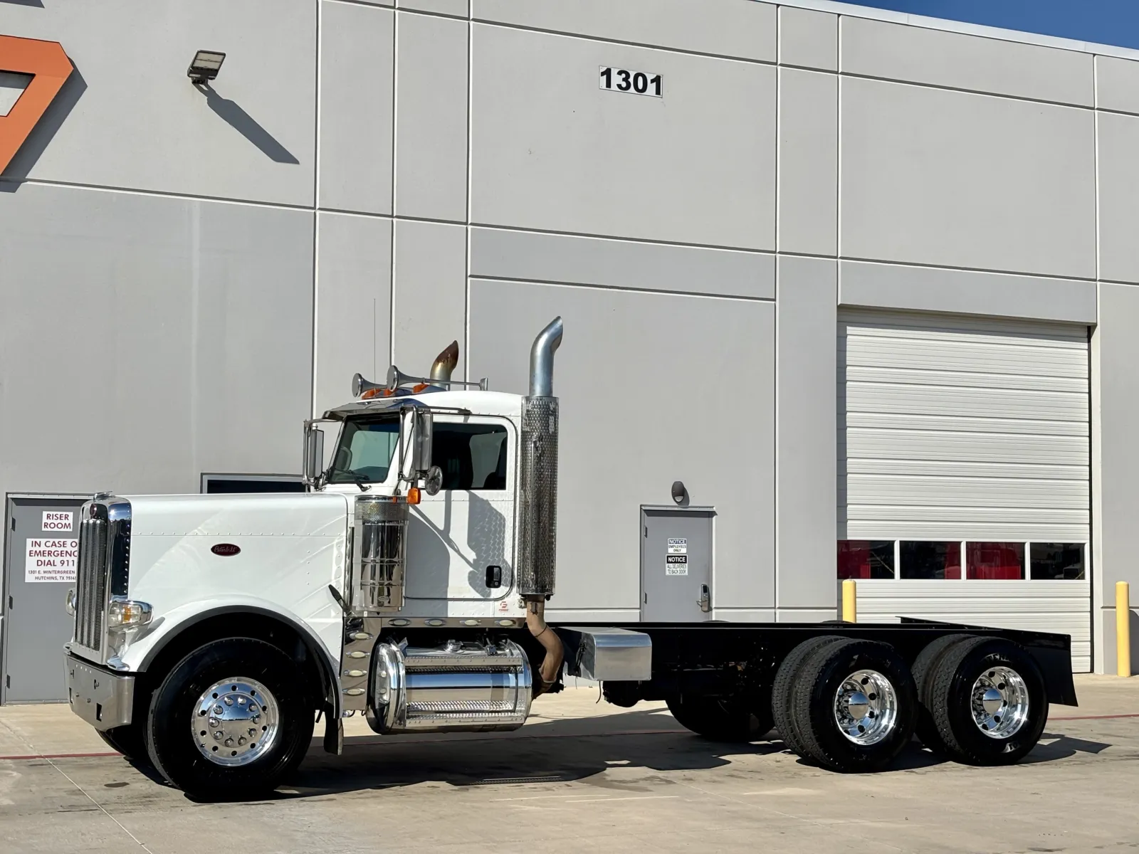 2008 Peterbilt - image 2