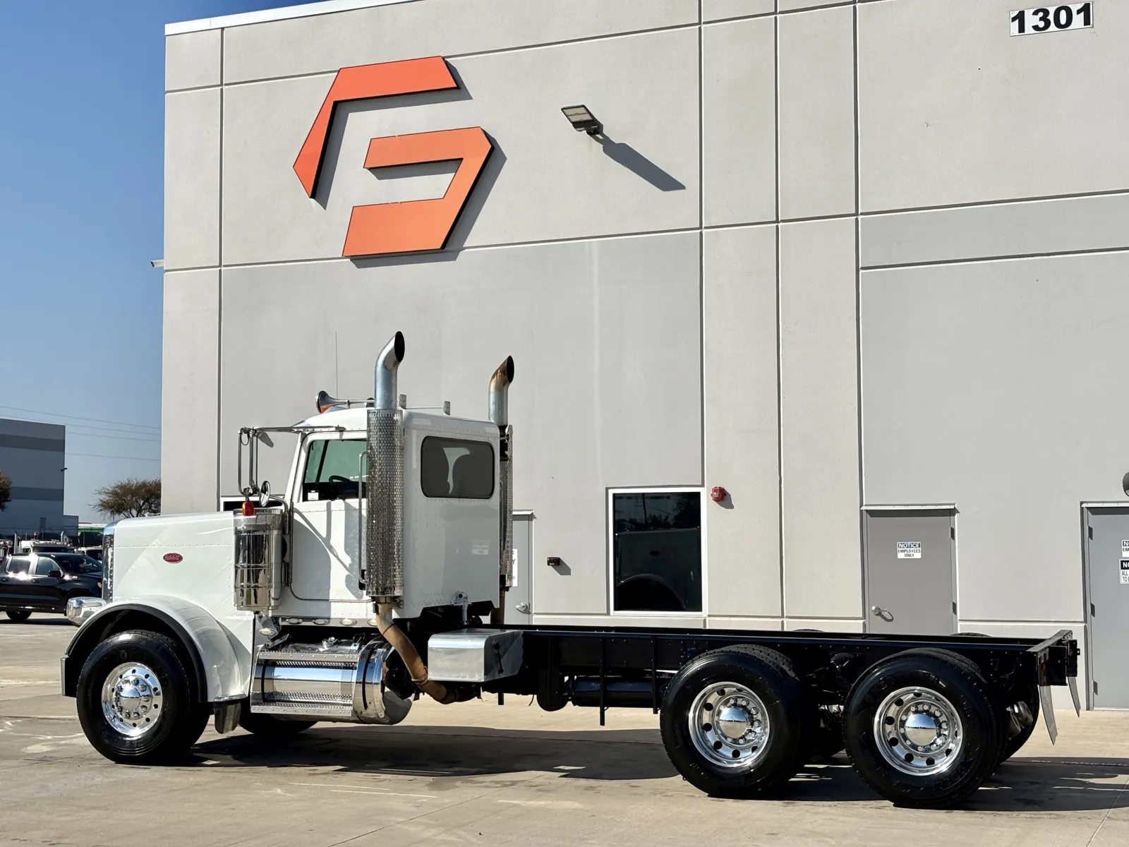 2008 Peterbilt - image 6