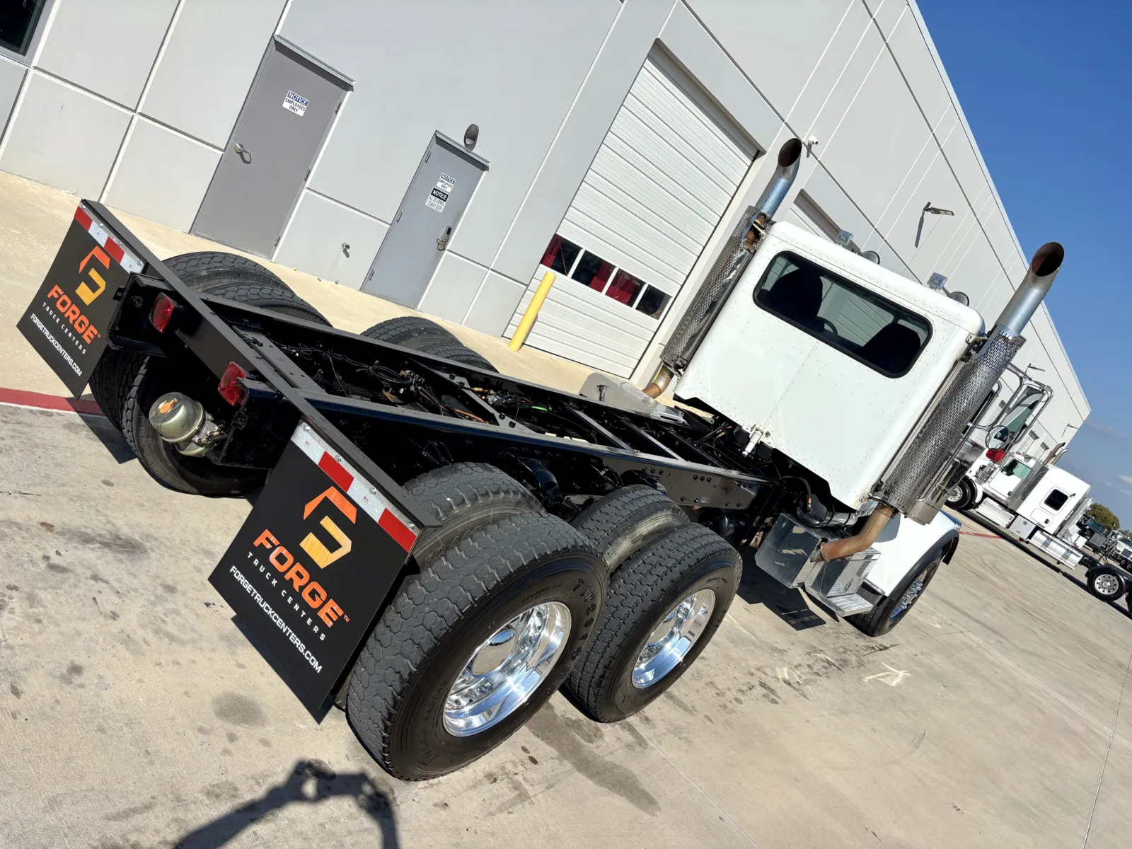 2008 Peterbilt - image 11