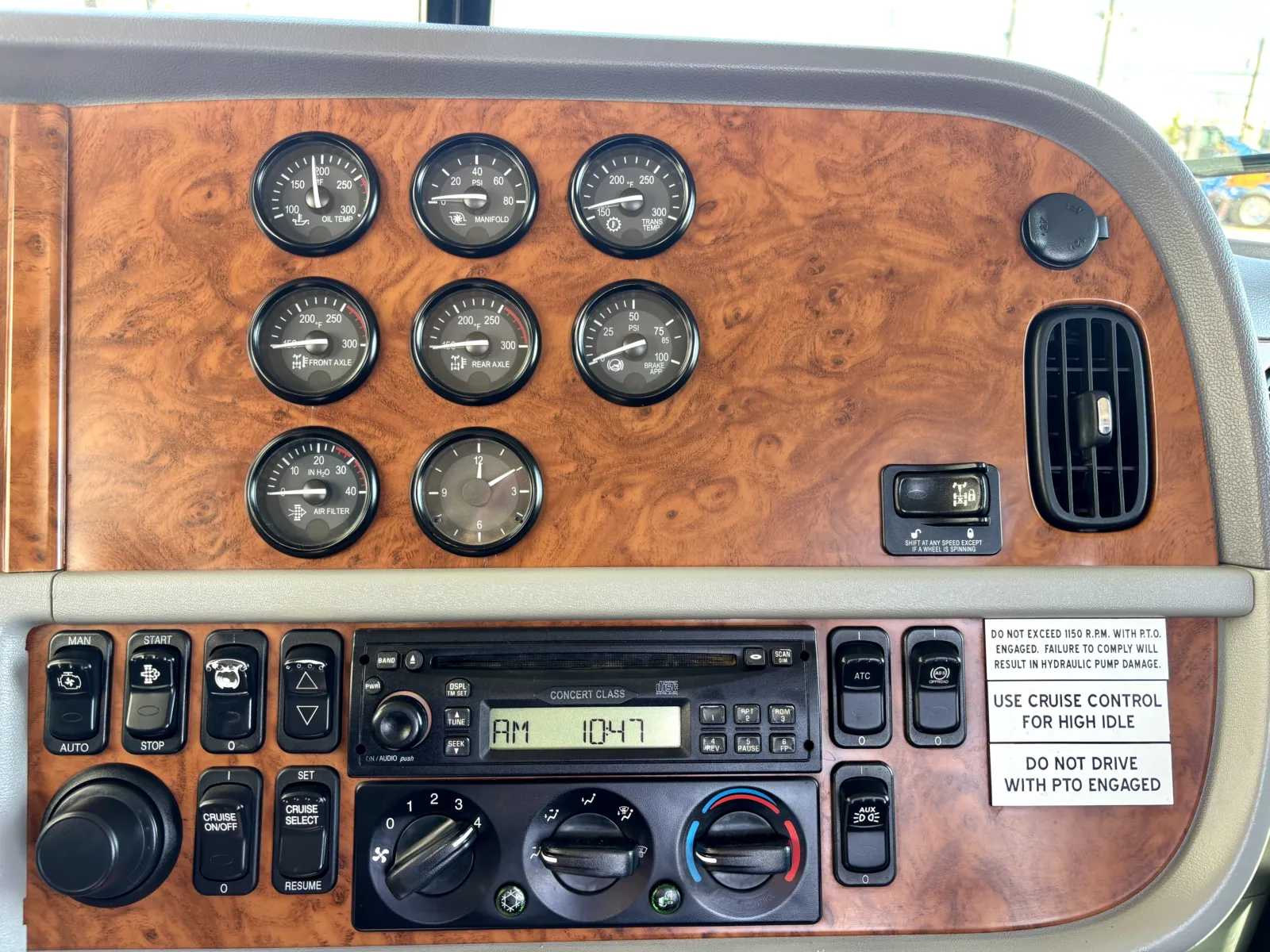 2008 Peterbilt - image 18