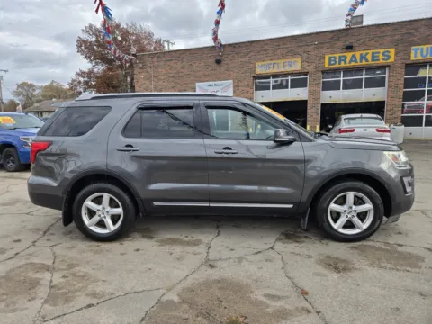 More photos of 2016 Ford Explorer XLT at OG Auto Finance, IN