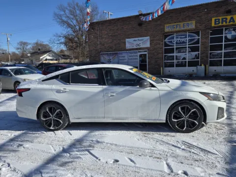 More photos of 2024 Nissan Altima 2.5 SR at OG Auto Finance, IN