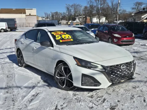 White 2024 Nissan Altima 2.5 SR for sale in Gary, IN
