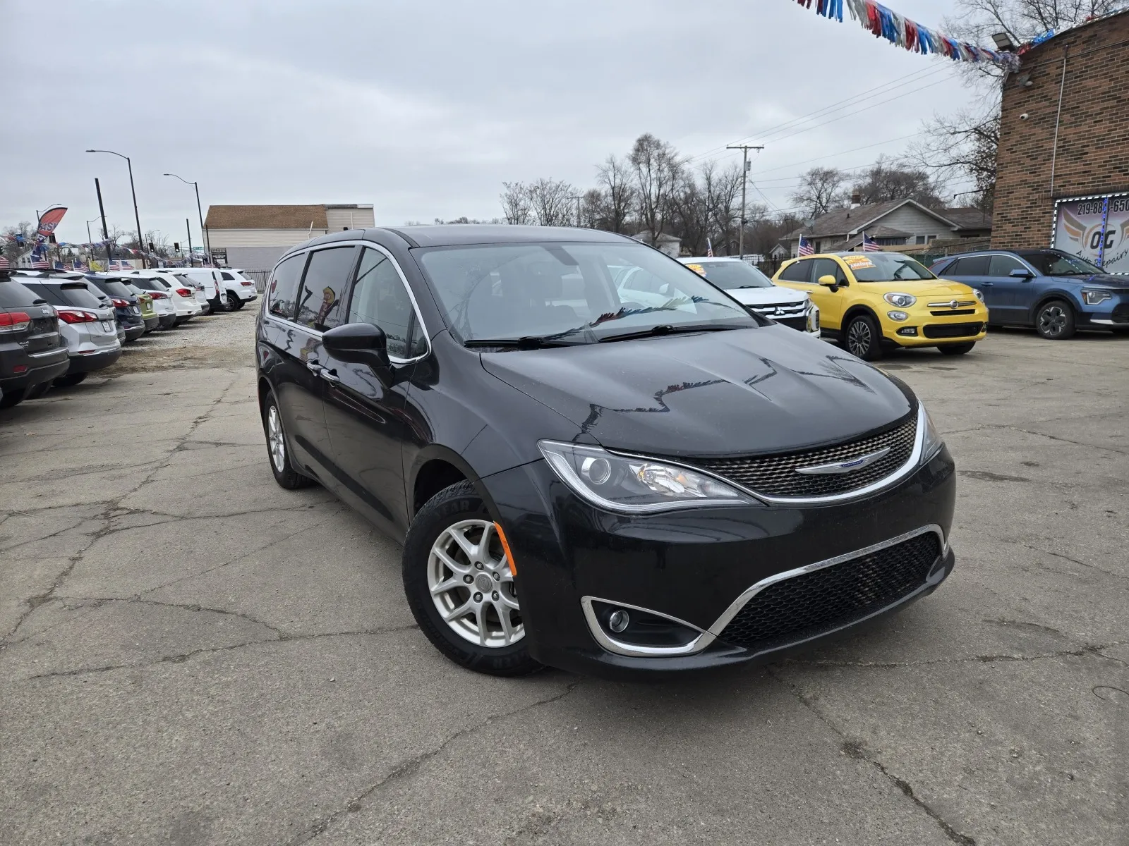 Black 2020 Chrysler Pacifica Touring for sale in Gary, IN