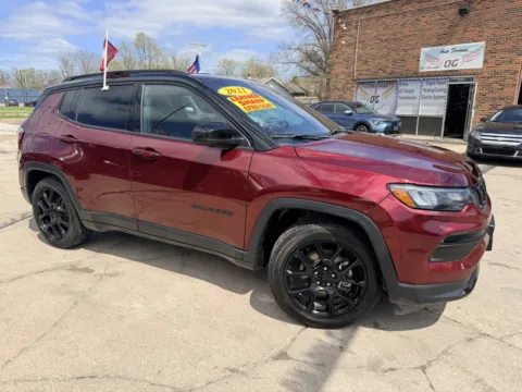 Red 2022 Jeep Compass Latitude for sale in Gary, IN