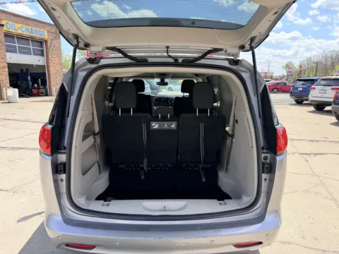 More photos of 2019 Chrysler Pacifica LX at OG Auto Finance, IN