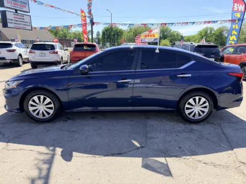 Another view of 2020 Nissan Altima 2.5 S for sale in Gary, IN at OG Auto Finance