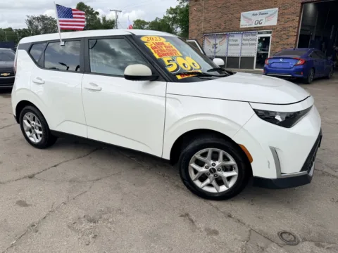 White 2023 Kia Soul for sale in Gary, IN