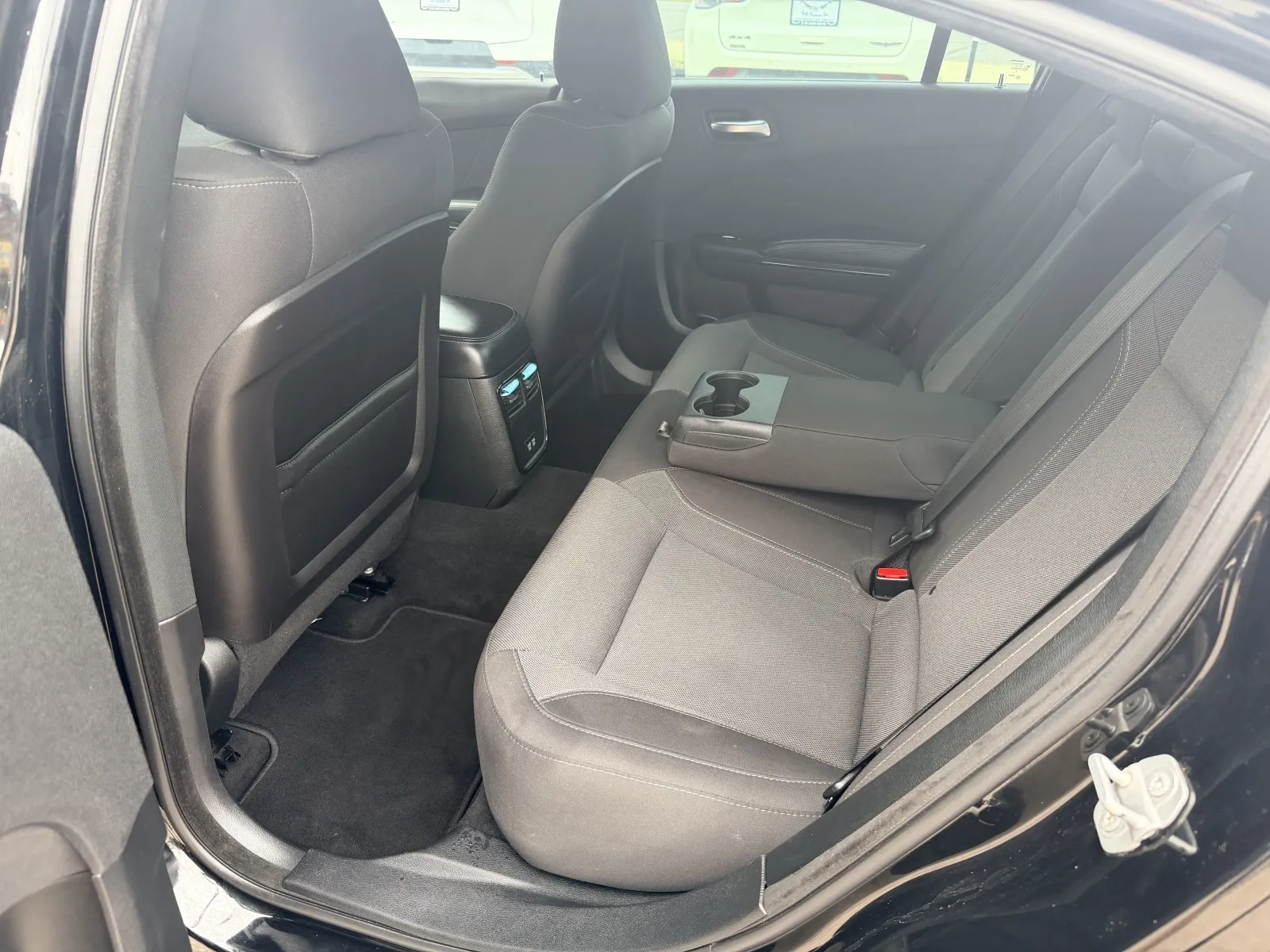 2019 Dodge Charger SXT - Photo 7