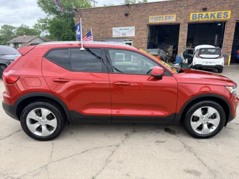 More photos of 2021 Volvo XC40 T4 Momentum at OG Auto Finance, IN
