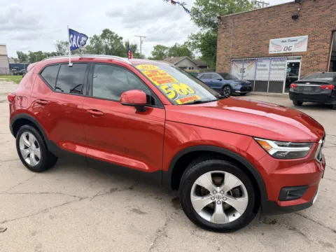 Red 2021 Volvo XC40 T4 Momentum for sale in Gary, IN