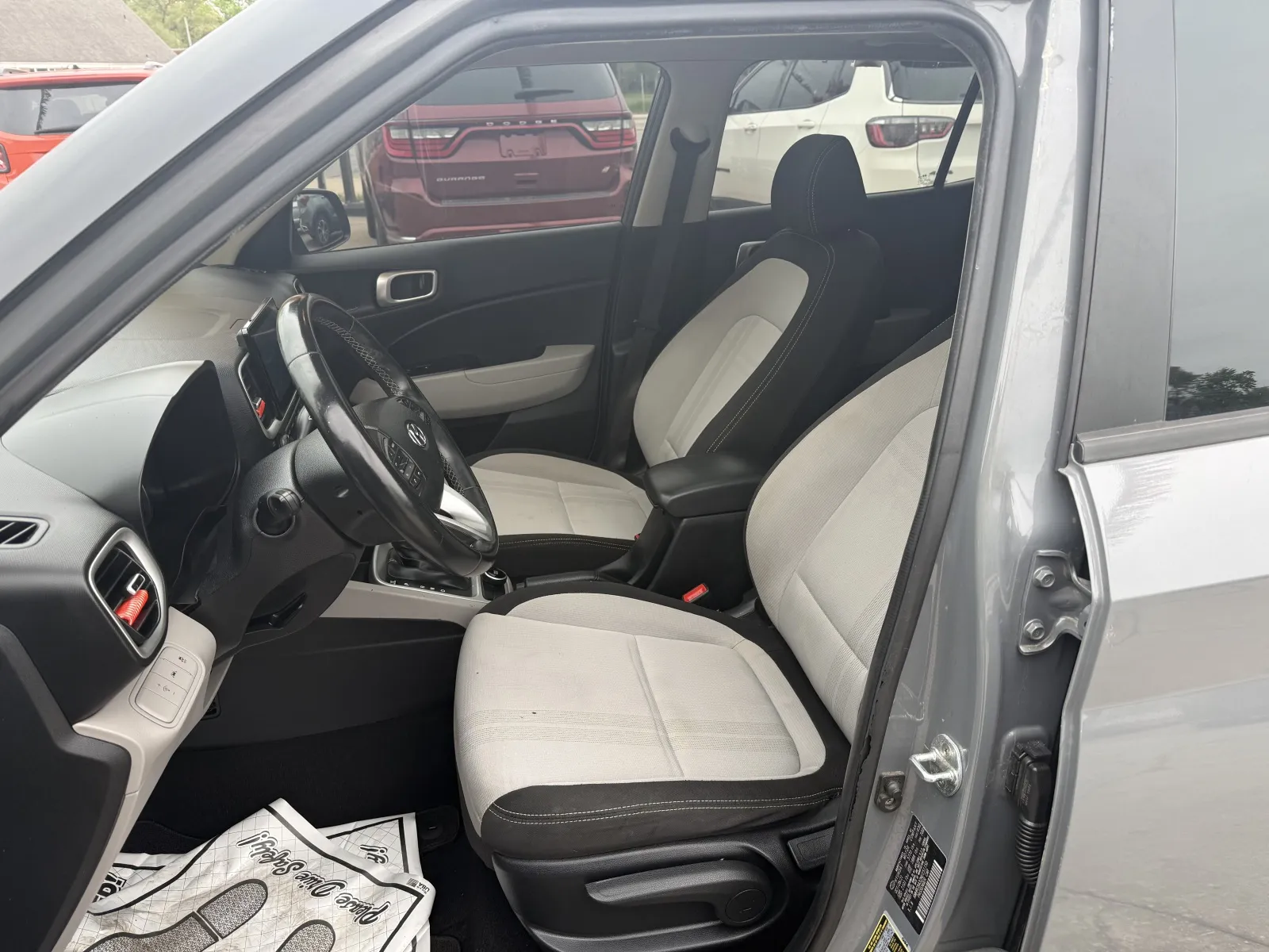 2022 Hyundai Venue SEL - Photo 10