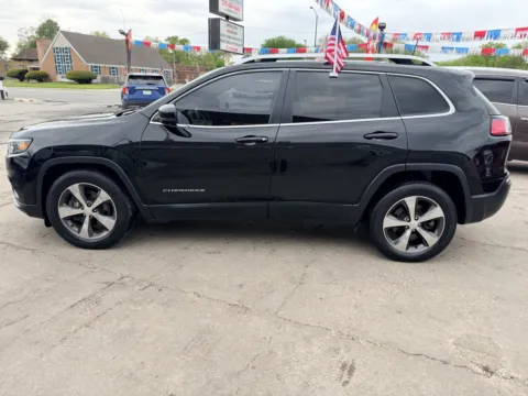 Another view of 2020 Jeep Cherokee Limited for sale in Gary, IN at OG Auto Finance