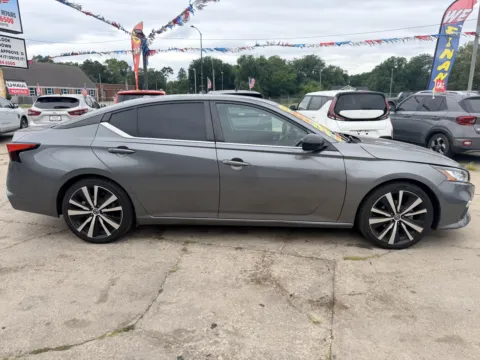 More photos of 2021 Nissan Altima 2.5 SR at OG Auto Finance, IN