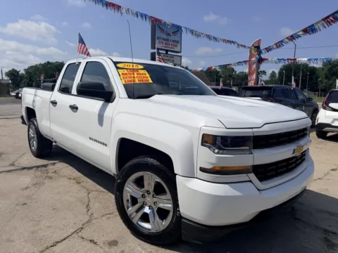 White 2018 Chevrolet Silverado 1500 Custom for sale in Gary, IN