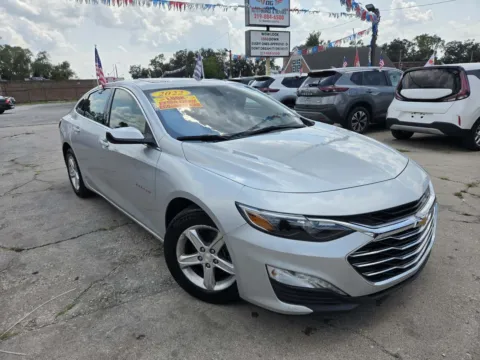 Gray 2022 Chevrolet Malibu LT for sale in Gary, IN