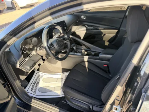 More photos of 2022 Hyundai ELANTRA SEL at OG Auto Finance, IN